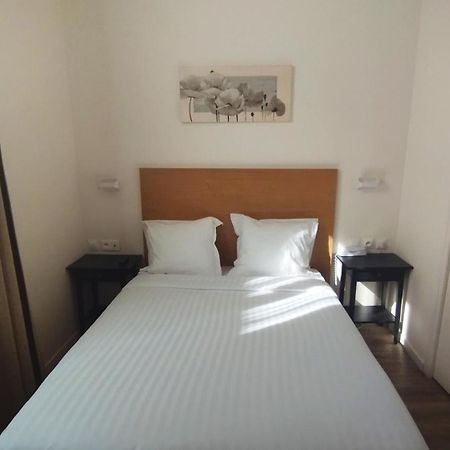 Hotel Des Arts Rueil-Malmaison Esterno foto