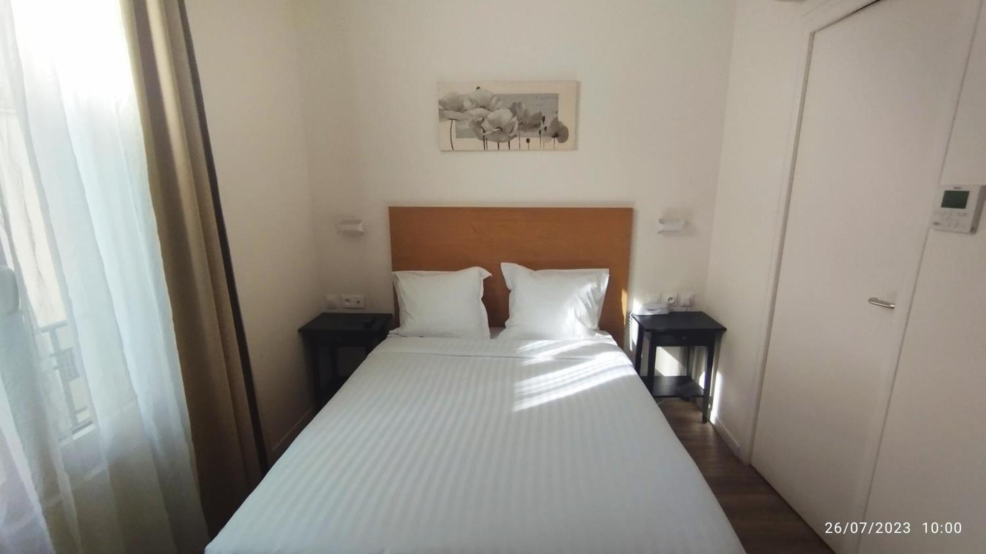 Hotel Des Arts Rueil-Malmaison Esterno foto