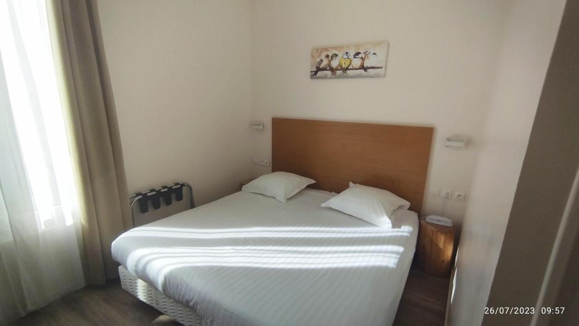 Hotel Des Arts Rueil-Malmaison Esterno foto