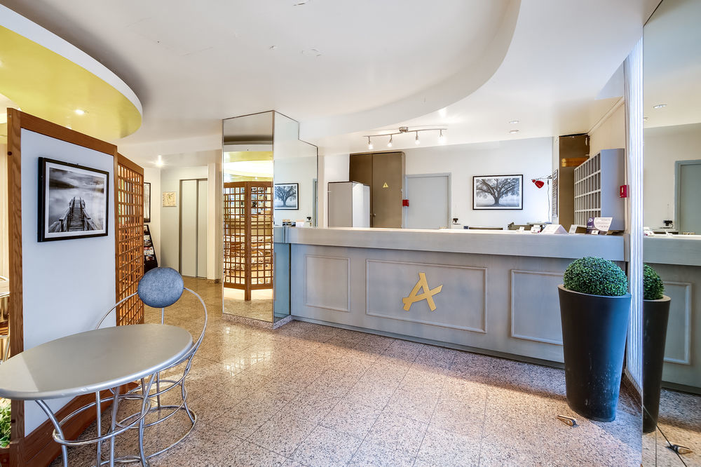 Hotel Des Arts Rueil-Malmaison Esterno foto
