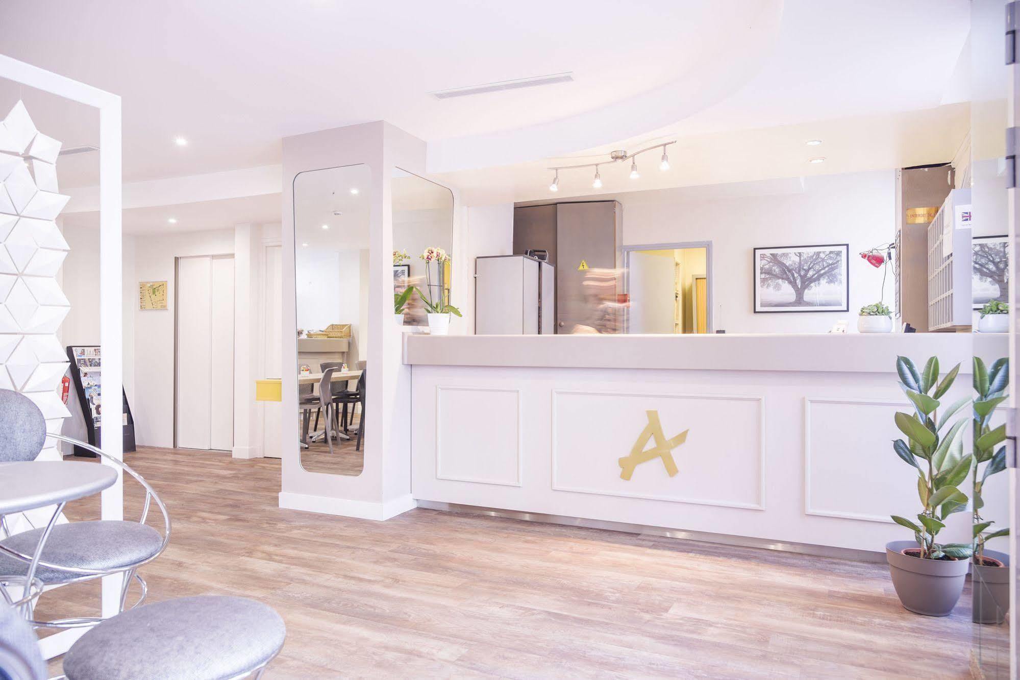 Hotel Des Arts Rueil-Malmaison Esterno foto