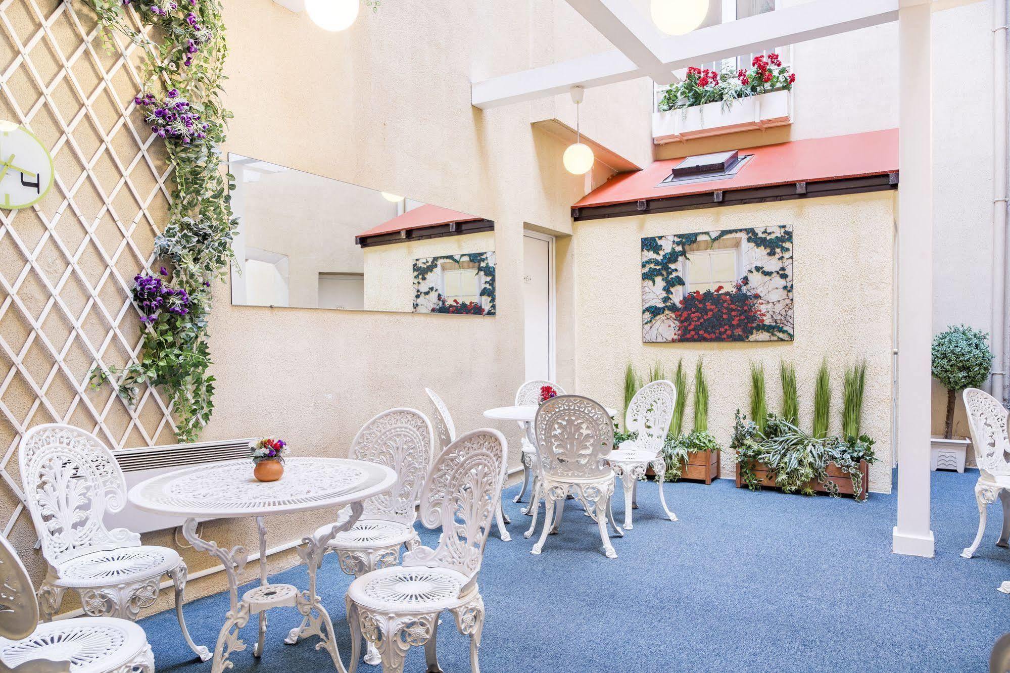 Hotel Des Arts Rueil-Malmaison Esterno foto