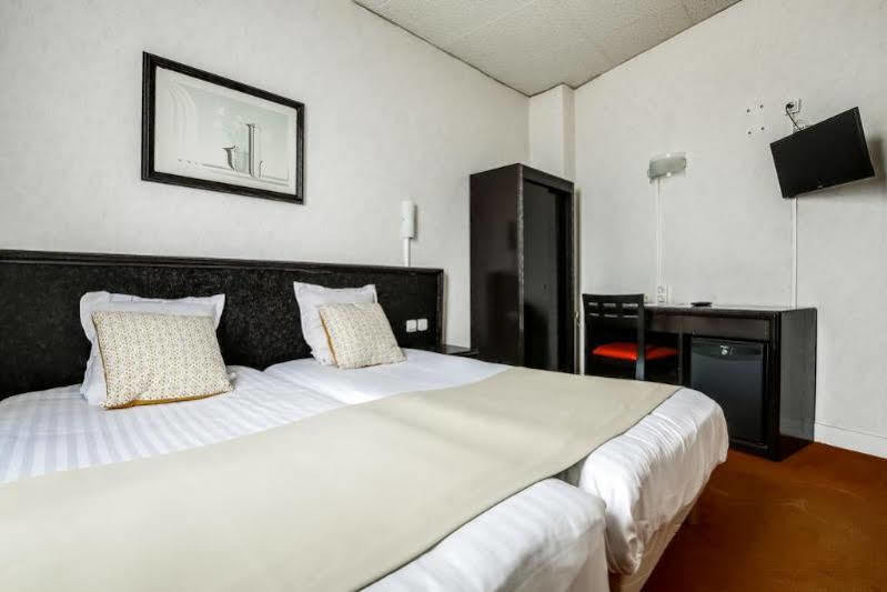 Hotel Des Arts Rueil-Malmaison Esterno foto
